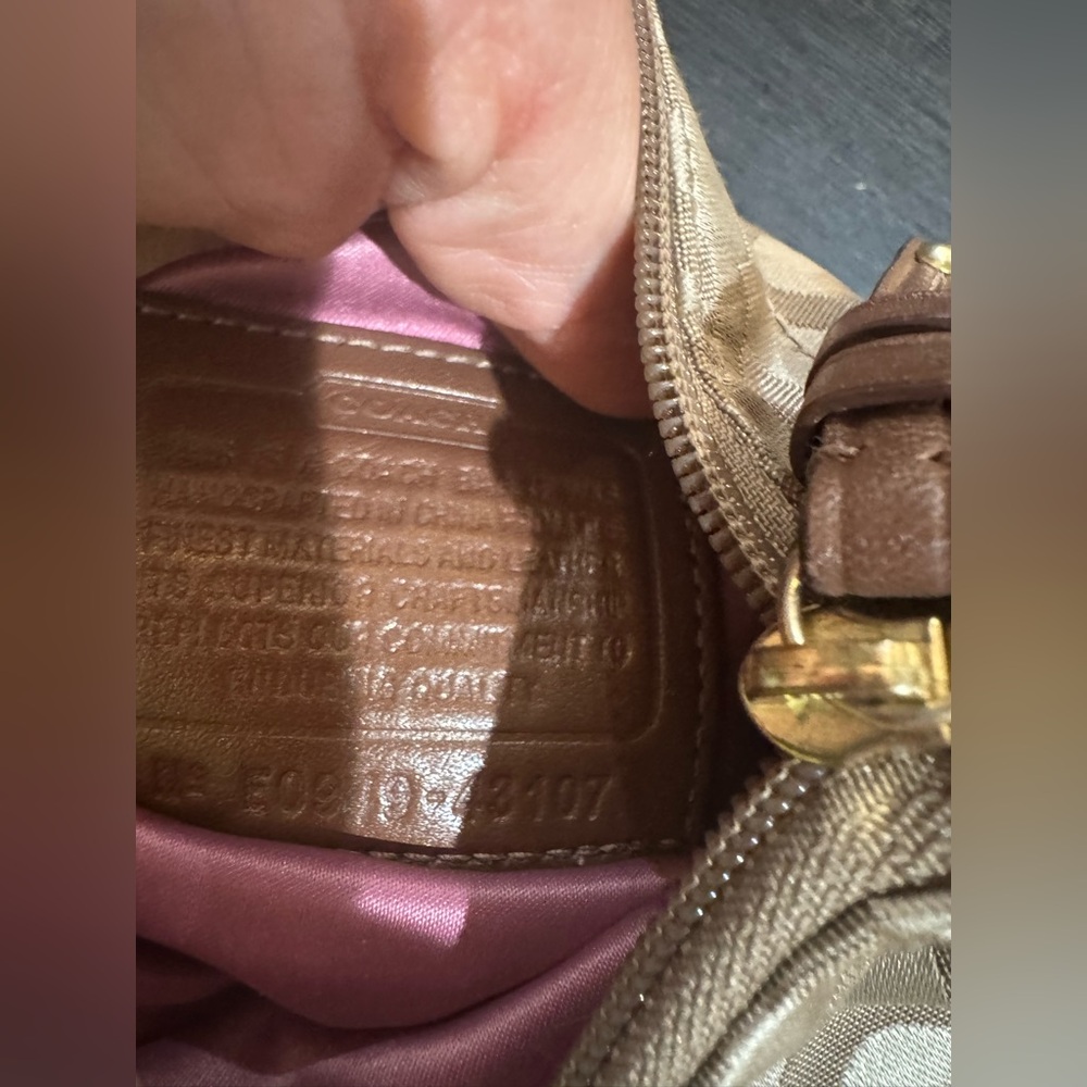 Coach Preloved bag - Picture 9 of 9